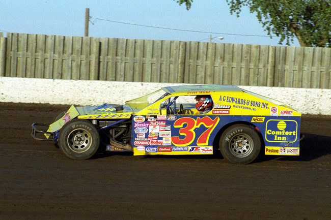 2000 M 37 SCOTT WARD