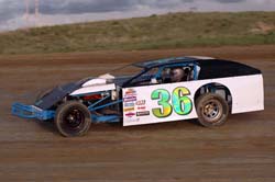 2011 MW 36 ERIC SLOCUM 611A