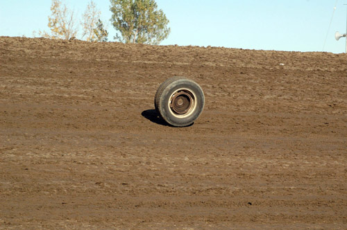 2011 X B TIRE MISSING ITS OWNER 924