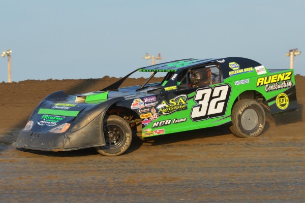 2013 SS 32 LEVI DINGER 76A.jpg