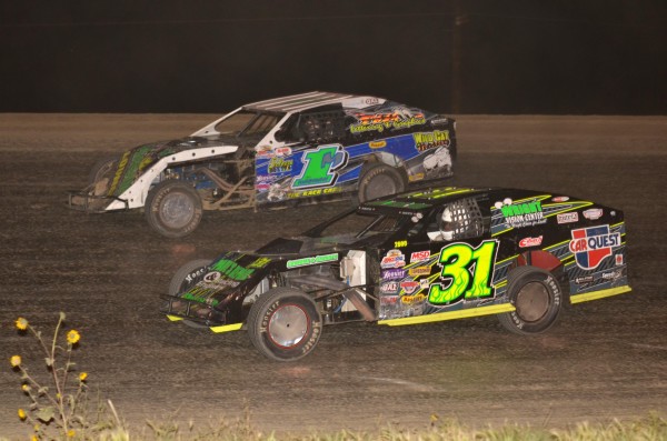 2013 X MW HARKIN AND SHEESLEY SHARE THE LEAD 91.jpg