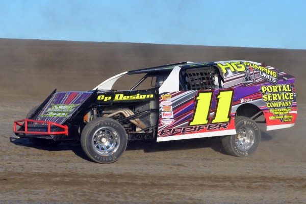 2013 M 11 STEVEN PFEIFER 727.jpg