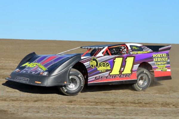 2013 A 11 STEVEN PFEIFER 727B.jpg