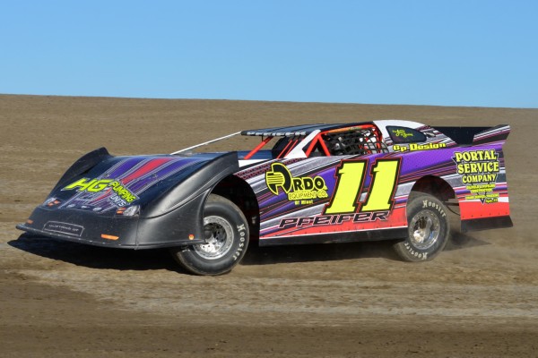 2013 A 11 STEVEN PFEIFER 727C.jpg