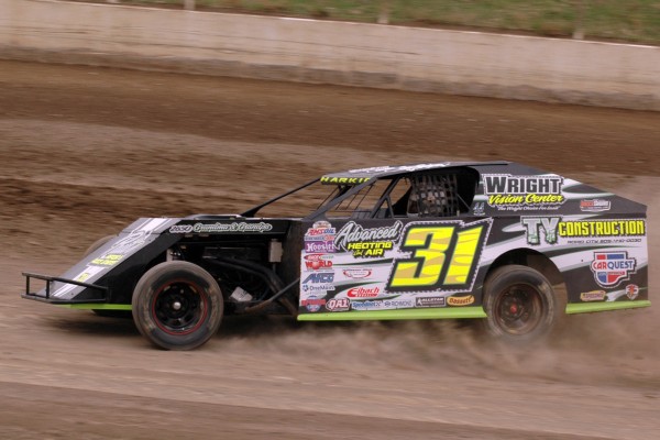 2014 MW 31 KYLE HARKIN 426A.jpg