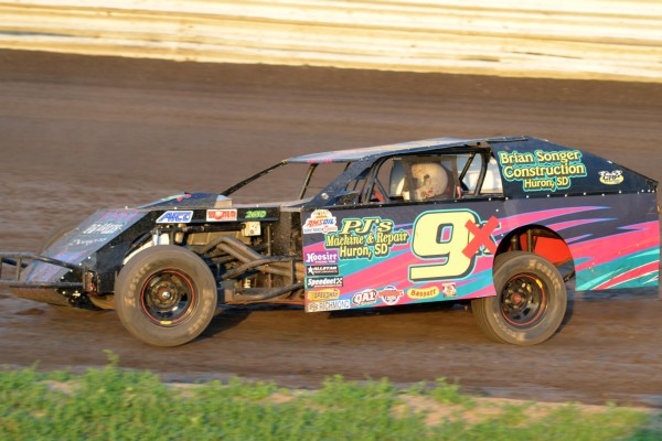 2014 MW 9 DOUG SONGER 67A.jpg