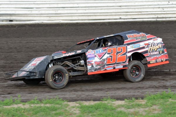 2014 MW 32 DUSTIN HOFER 67A.jpg