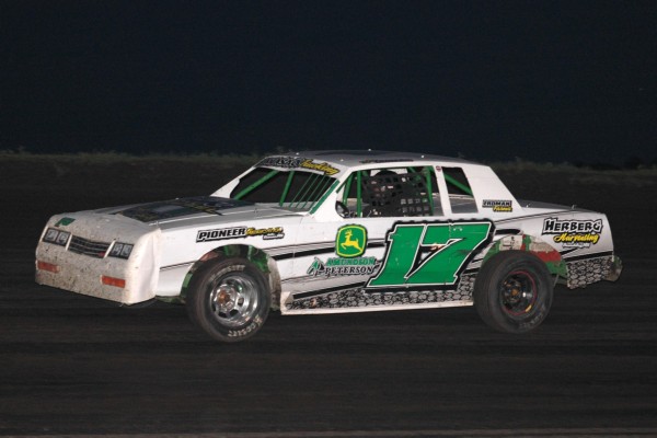 2015 B 17 TYLER ERDMAN 814B.jpg