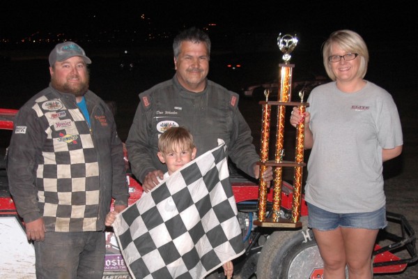 2015 X WINNER-DAN WHEELER WITH DANNY ALLEN AND FAMILY 711.jpg