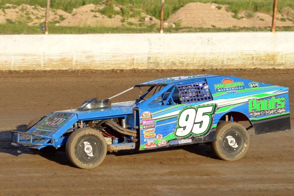 2016 MW 95 MIKE KRESS 63A.jpg