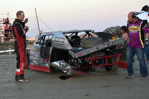 2019 X M4 DUSTIN HOLTQUIST CHECKING OUT THE DAMAGE 831.jpg