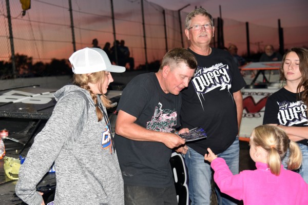 2020 X SS KELLY DUFFY AND FANS 815.jpg