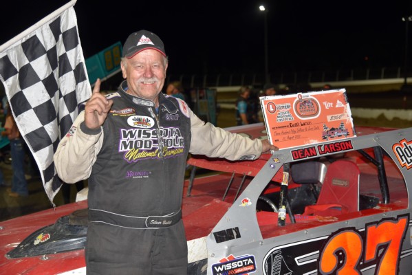 2022 XX WINNER DEAN LARSON 827.jpg