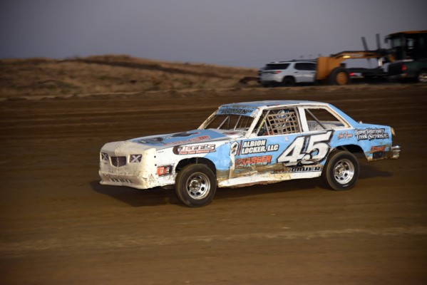 2024 B 45 TRAVIS LANDAUER 831.jpg