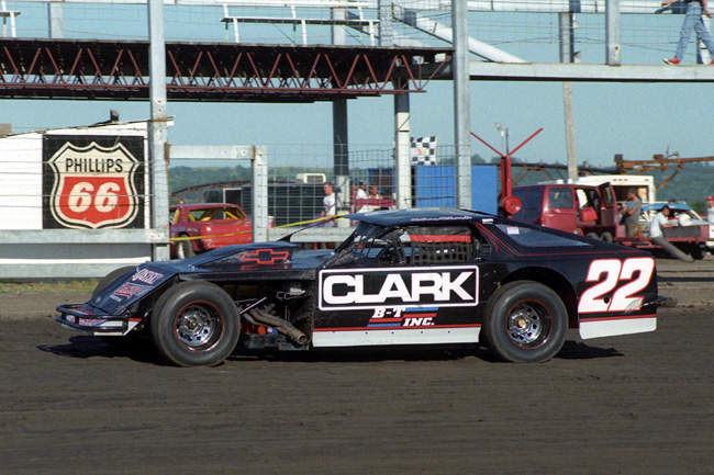 1995 M 22 CHARLIE CLARK