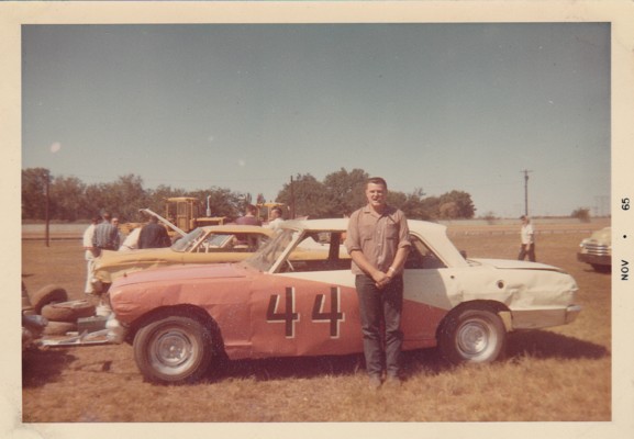 1965 44 BILL TROTH 2.jpg