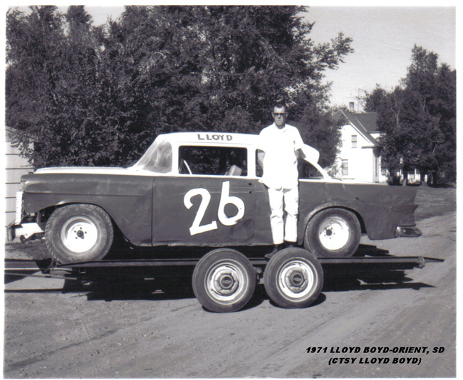 1971 A 26 LLOYD BOYD