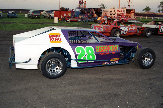 1995 M 28 STEVE MALHAREK