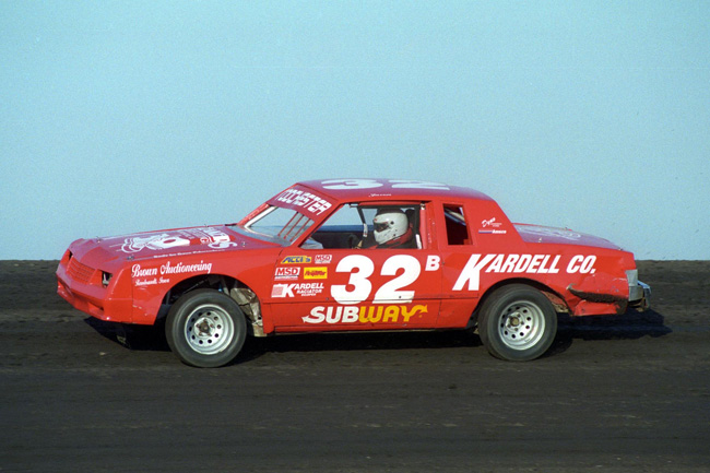 1995 ST 32 JASON BROWN 1