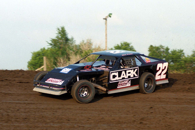 1997 M 22 CHARLIE CLARK