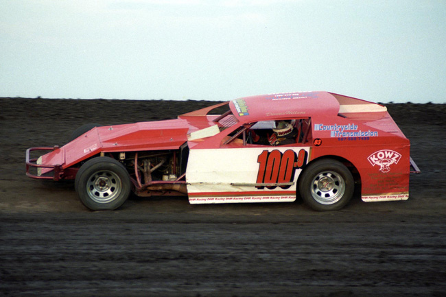 1997 M 100 DENNIS HILLSON