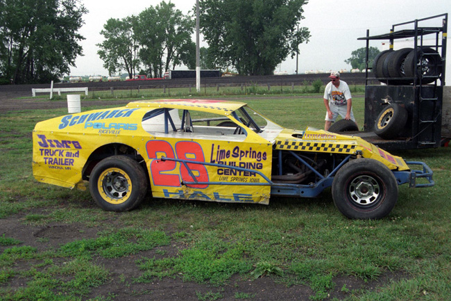 1997 M 28 TROY HALE